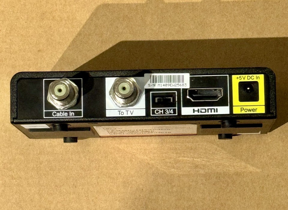 MOTOROLA HD DTA HDDTA100u/4300/000 w/ Power Supply U61X221.00 Digital