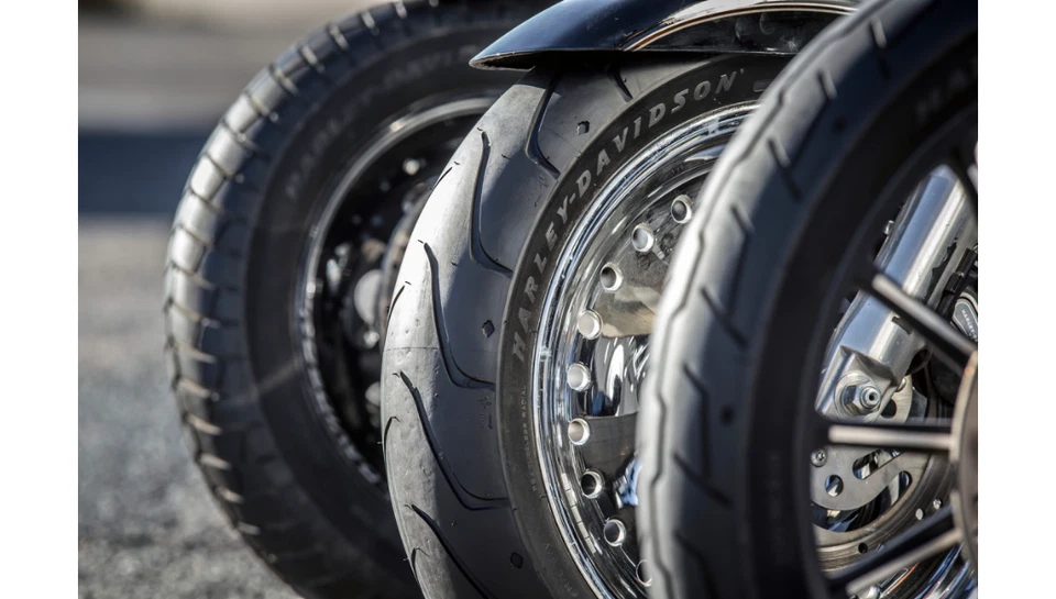 🔥 Neumático trasero Michelin Scorcher 31 150/80B16 150 80 16 moto Foto 2 de 3