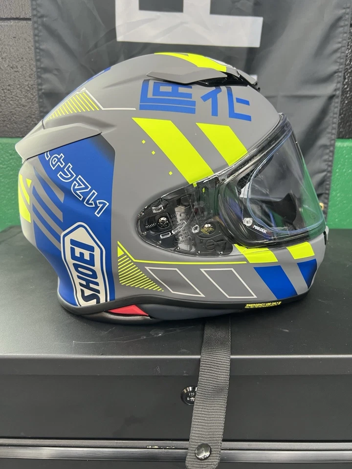Shoei RF-1400 Large Motorcycle Helmet Visor with Clear Pinlock With Cardo - Image 2 of 4