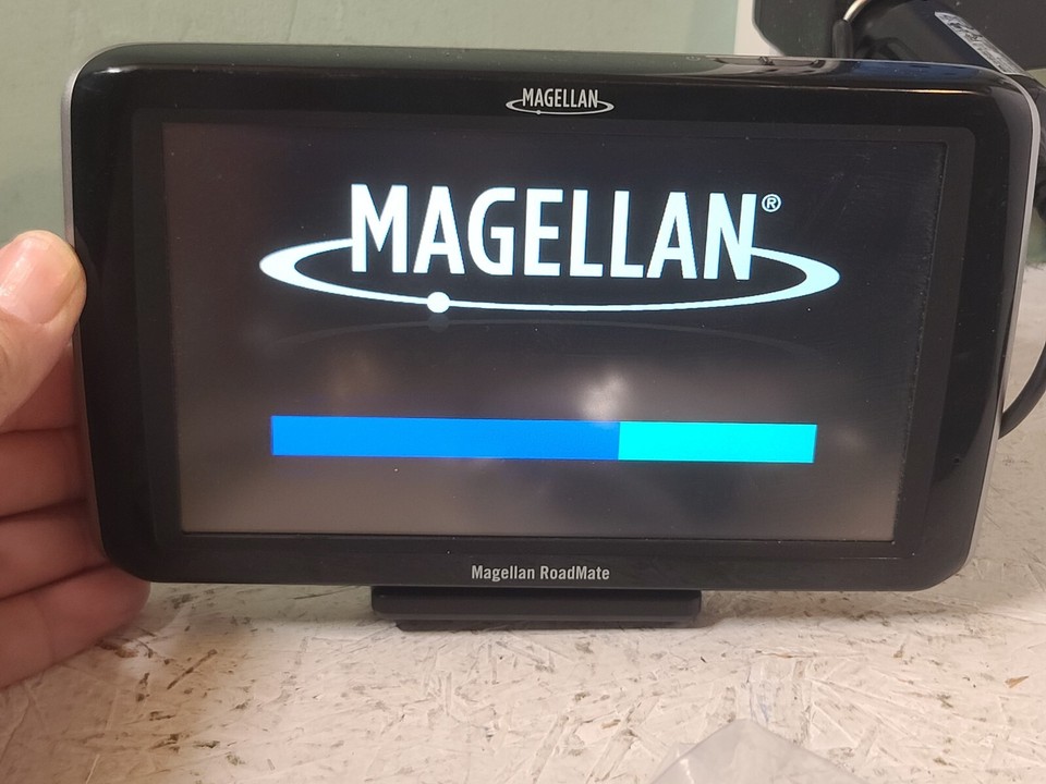 Magellan RoadMate 9212TLM GPS Navigator 7" Touchscreen Bluetooth