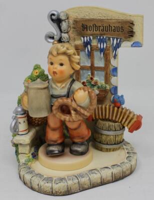 Hummel Pretzel Boy HUM 2093 TMK 8 + Bavarian Bier Garden Scape 1016-D Orig Box