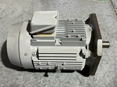 TOSHIBA 3 Phase Induction Motor. 4個 Toshiba 3-Phase Induction Motor 4 Pole 3HP 230/460V 1735rpm