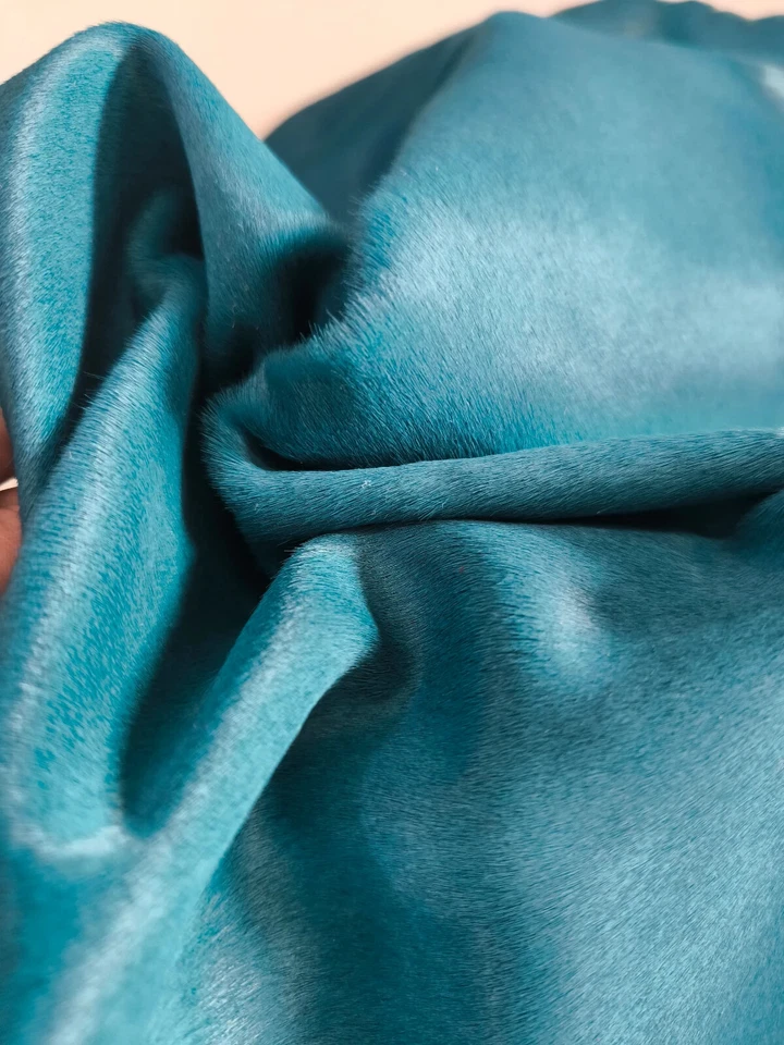 Pelo en piel cuero de vaca, piel de pony cuero de vaca natural con la siesta Foto 2 de 4