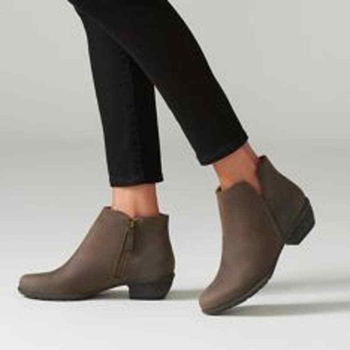 CLARKS Wilrose Frost Ankle Boots Tan 