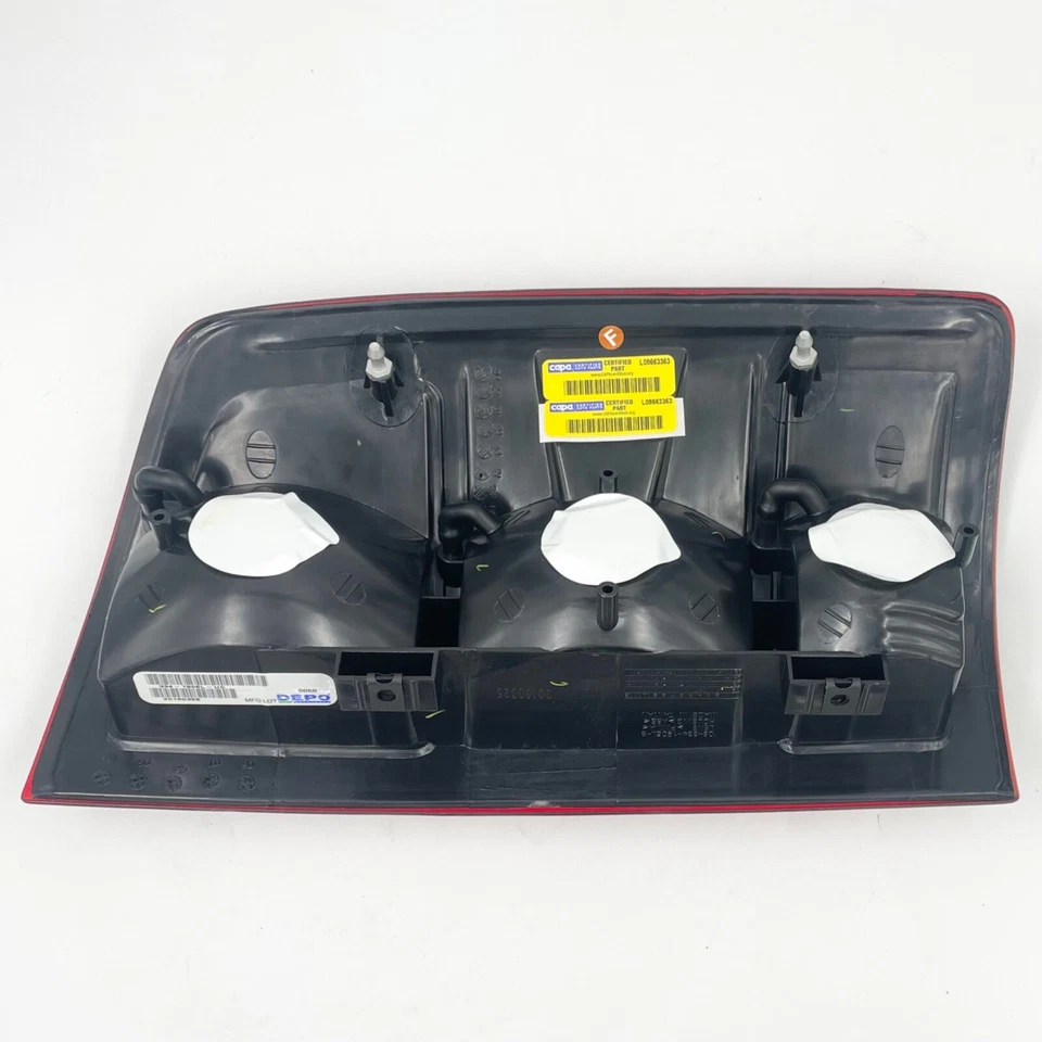 Luz trasera izquierda DEPO 334-1906L-UC para Dodge Ram Foto 3 de 3