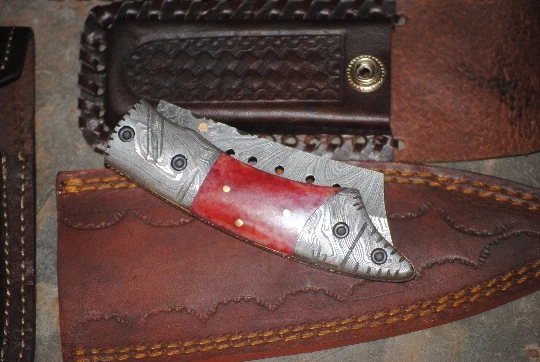 Damascus Steel Hand Forged Folding/Pocket Knife 4.5" - Image 3 of 4
