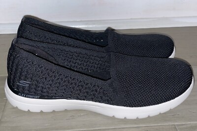NEW Skechers Lifestyle Slip-on Stretch Fit Women Size 7 Black White Shoes 136512