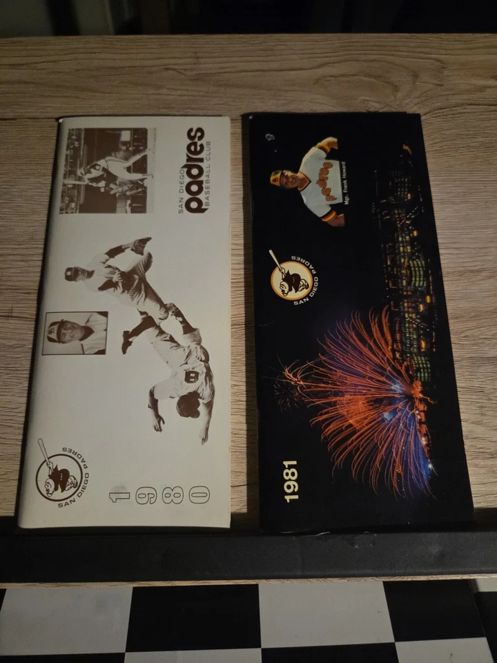 1980/81-Lot Of 2- MLB San Diego Padres media guide / Fingers / Smith - Image 2 of 4