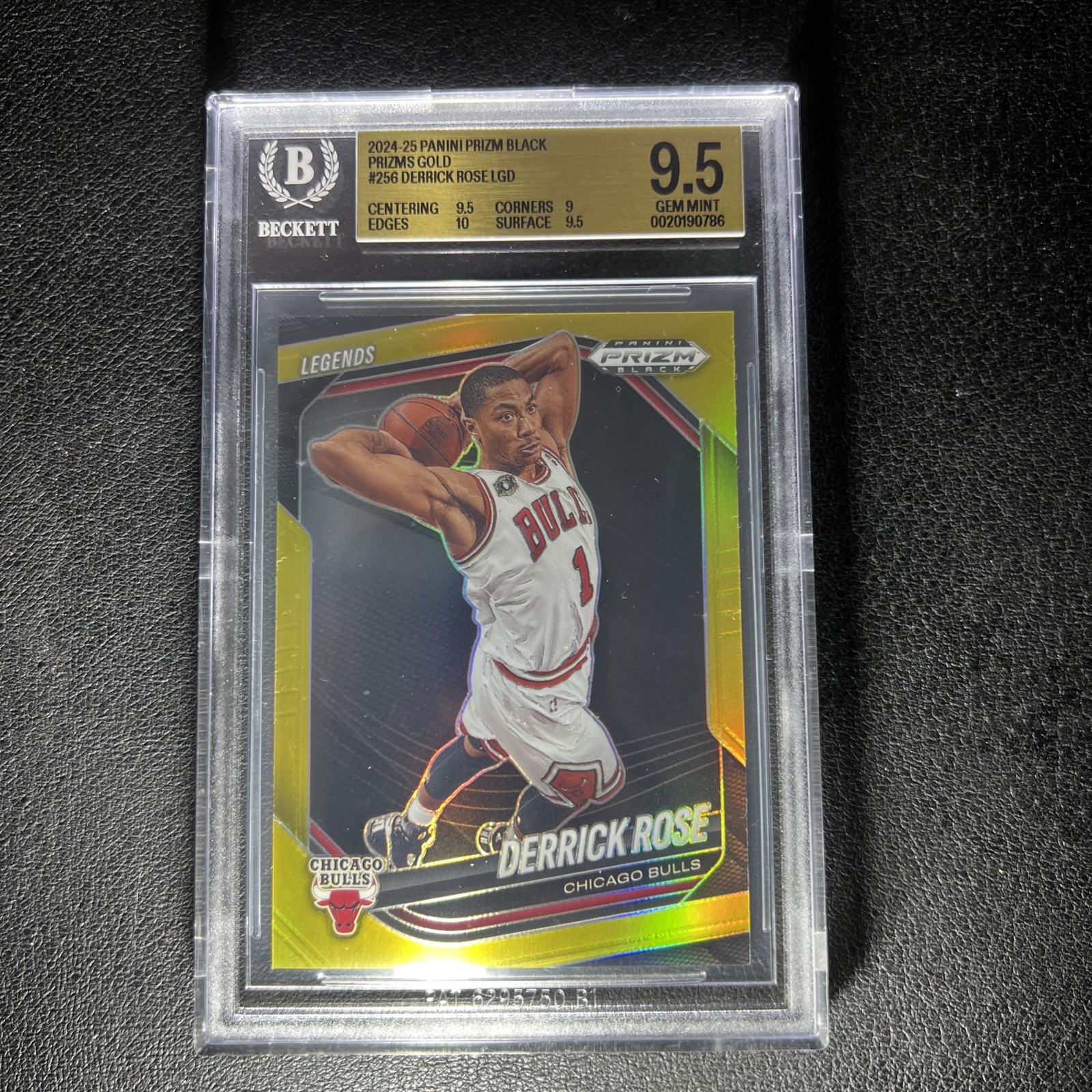 2024-25 Panini Prizm Black Derrick Rose Legends Gold JERSEY MATCH  #01/10 Bulls