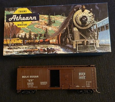 Athearn Spur HO - Western Pacific 40' Box Car - Top Zustand 