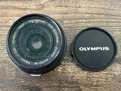 Olympus OM-System 28mm 1:2.8 Zuiko Auto-W Kamera Objektiv mit Kappen/Tasche Pentax 49