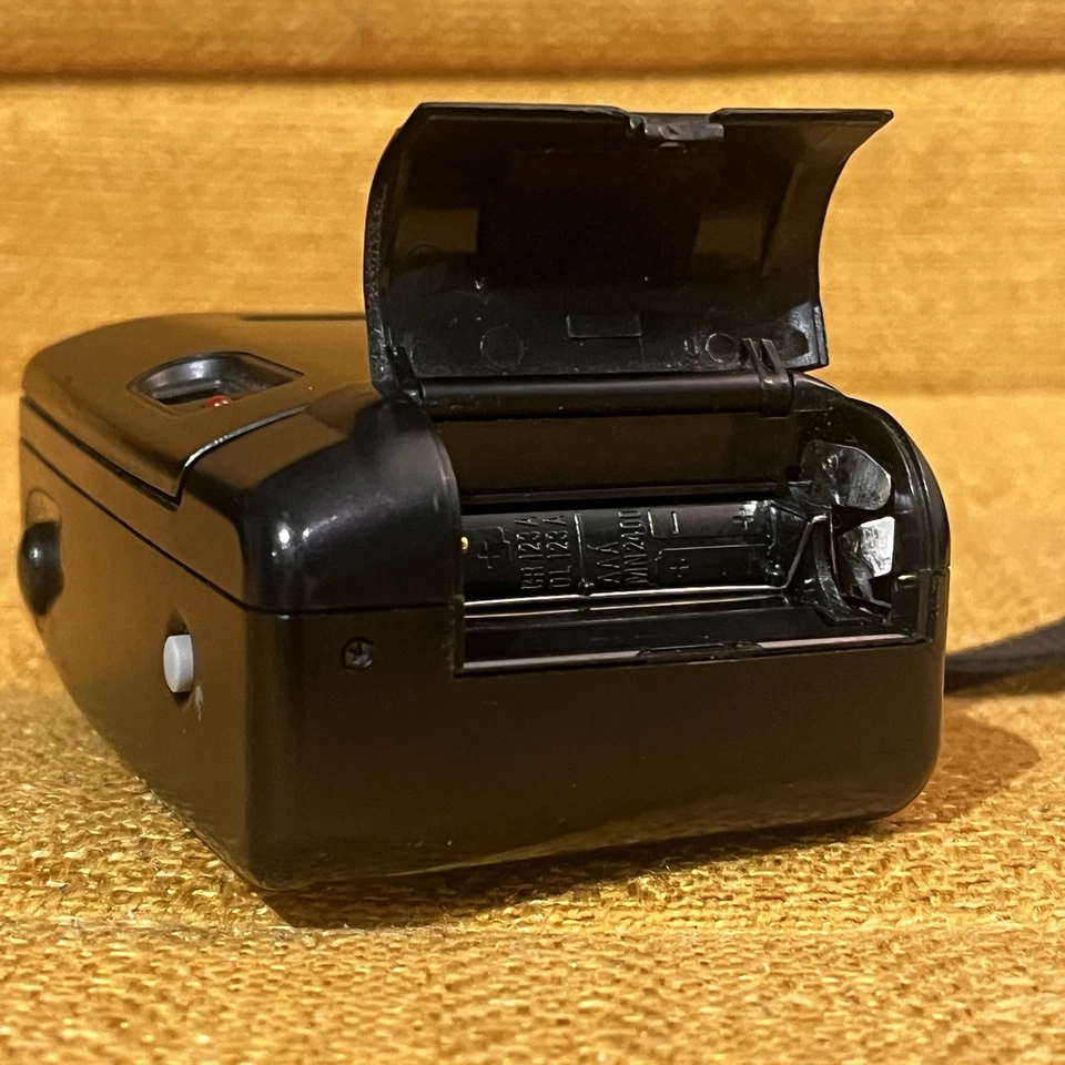 Polaroid AF 35mm Point And Shoot Film Camera Red eye Reduction Tested & Works - Image 4 of 4