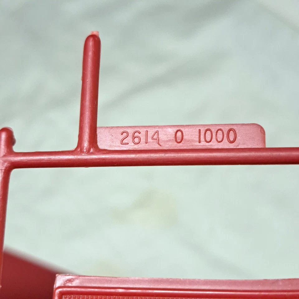 Набор для моделирования Monogram 2614 масштаб 1/8 1932 Ford Big Deuce родстер подножка - Изображение 2 из 4