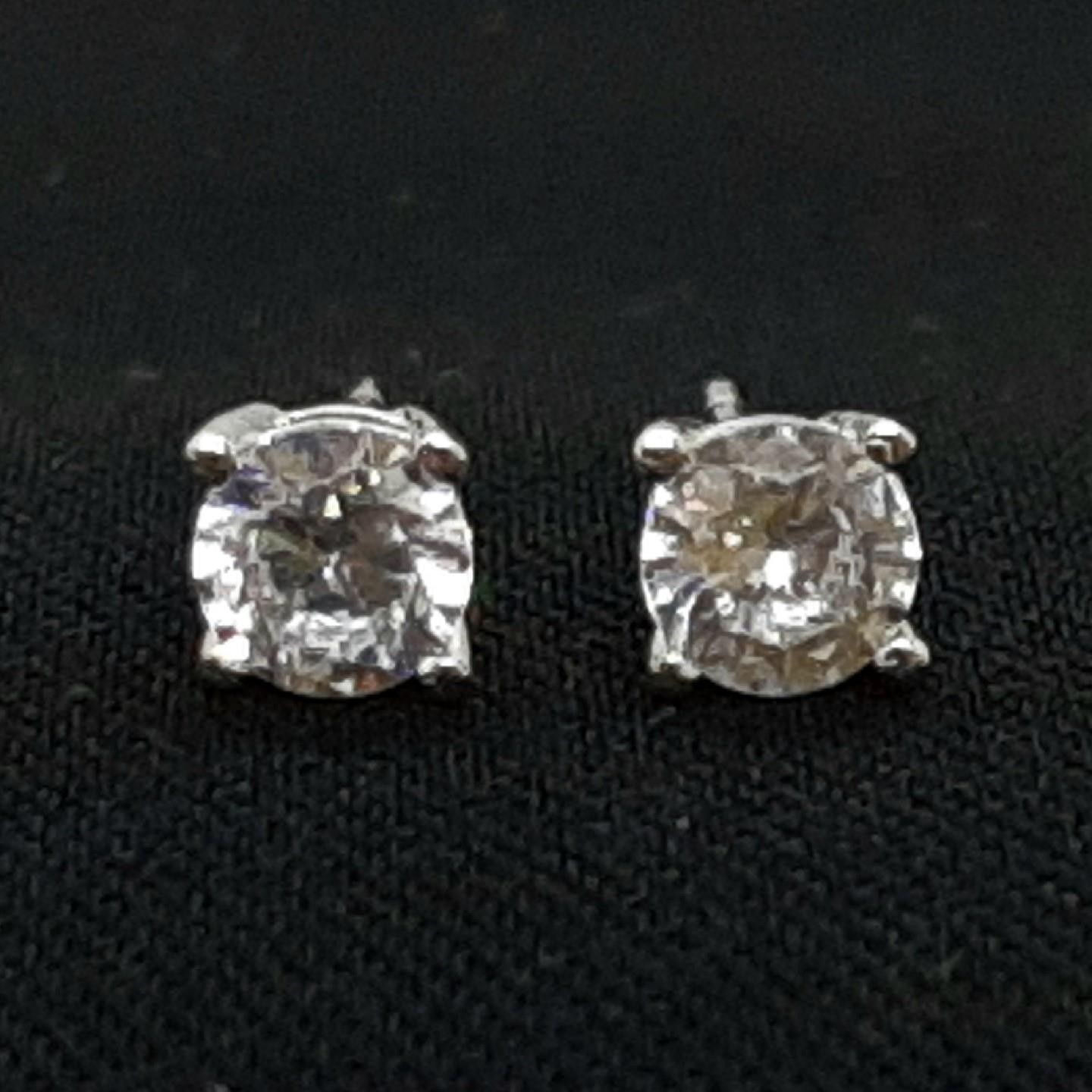 World Class .73ctw White Sapphire (4mm) 925 Silver Stud Earrings