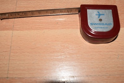 50er Jahre Swissair Luftfracht Rollbandmaß inch und cm Metallband Airline