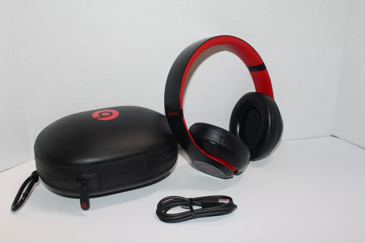 BEATS STUDIO 3 DECADE COLLECTION TH YEAR ANNIVERSARY MINT !