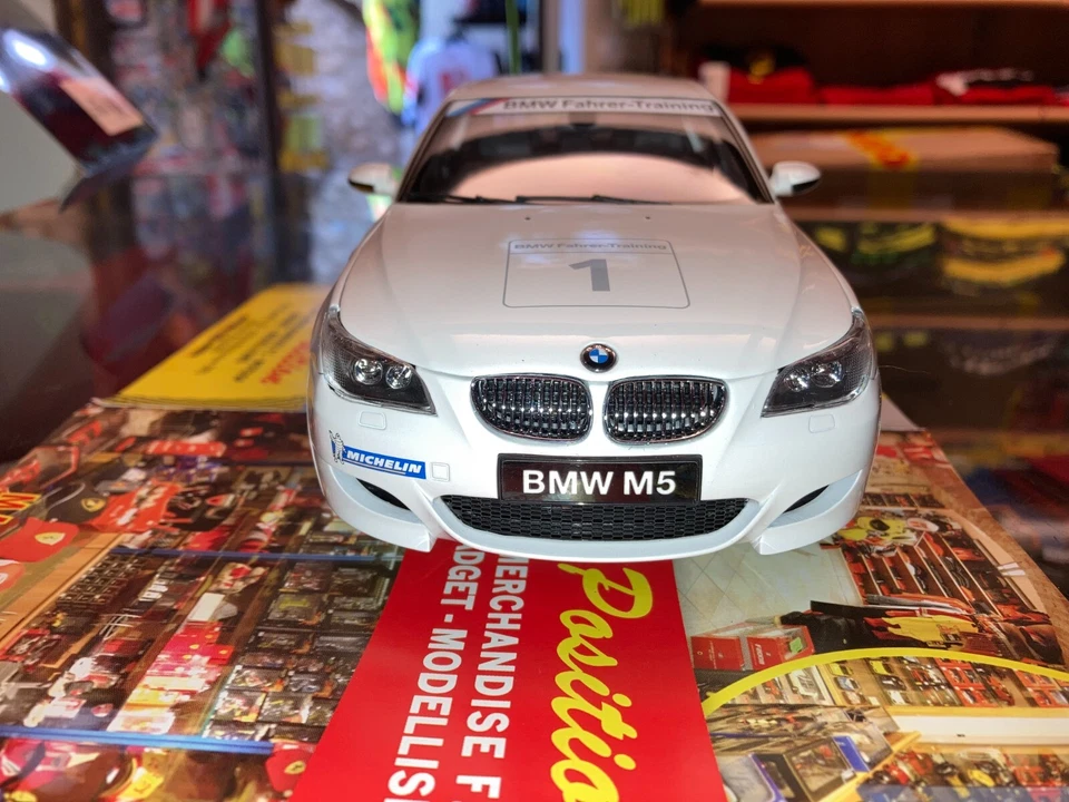 08539RTB KYOSHO 1 18 BMW M5 NURBURGRING TAXI 2008 NEW SHIPPING WORLDWIDE - Immagine 4 di 4