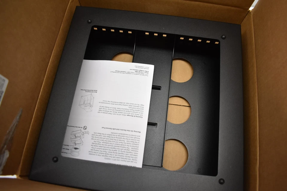 Strata Square Base Unit For Round Insert 16.5" x 16.5" x 5.25" w Protective Case - Image 3 of 4