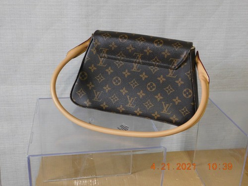 louis vuitton paris purse
