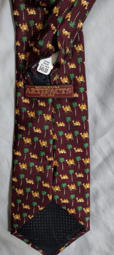 MUSEUM ARTIFACTS MENS NECKTIE 100% SILK CAMELS THEMED SHIPS FREE - Picture 6 of 6