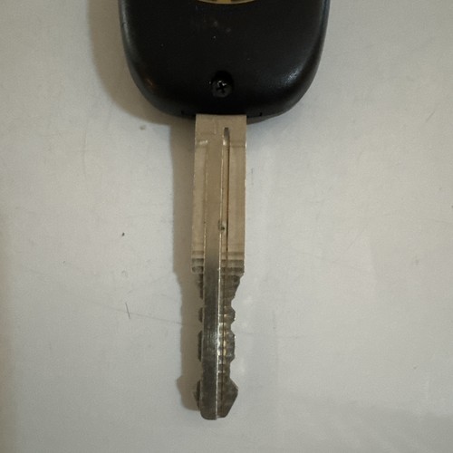 OEM 2010-14 TOYOTA FJ CRUISER COMBO KEY REMOTE FOB FCC: HYQ12BBT 3-BUTTON GOOD - Picture 4 of 5