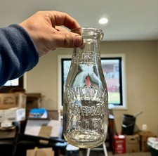 Cloverfield Farms Dairy Baltimore MD Rare Emb Pt Milk Bottle Dated 1922 Nice Old