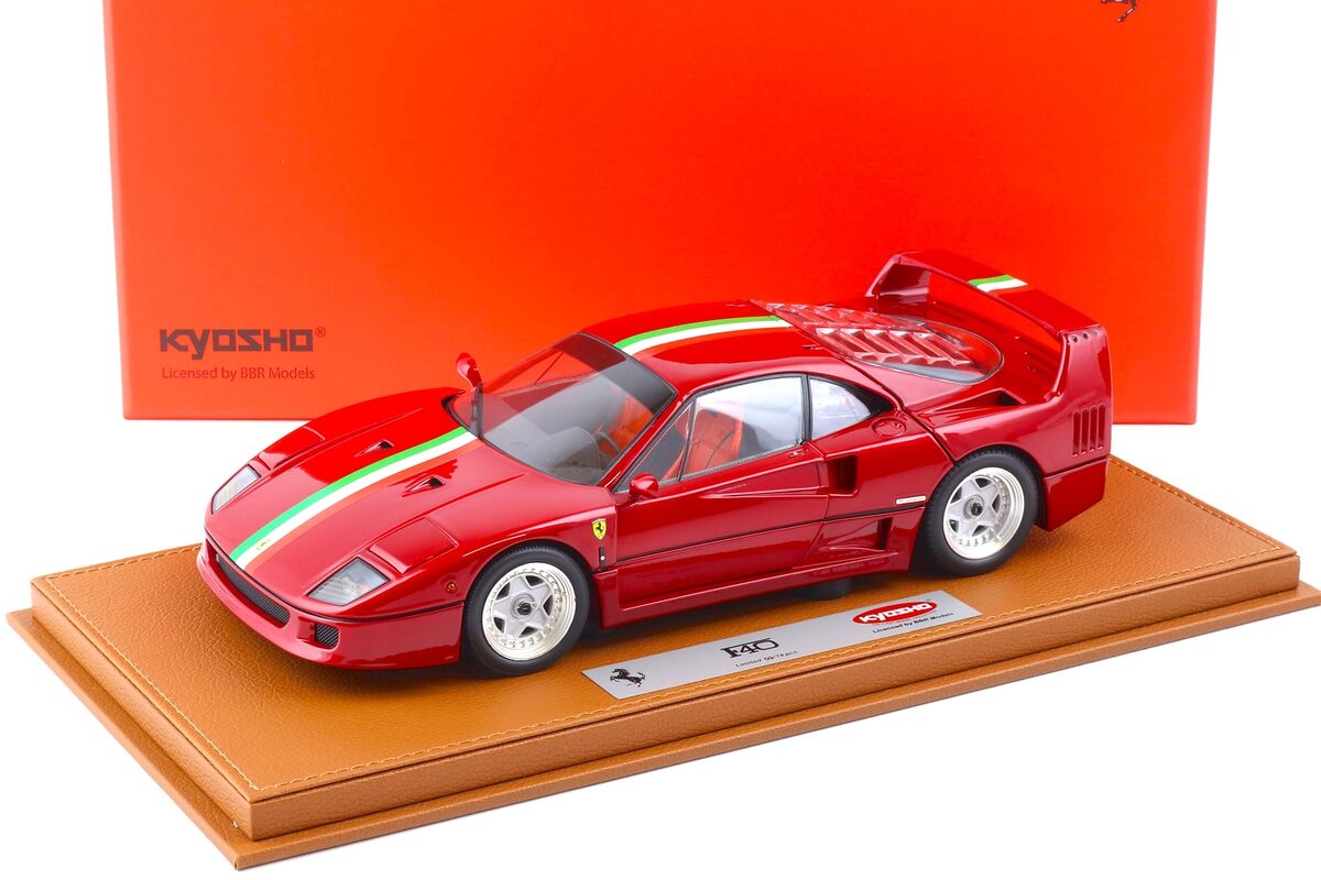 1:18 BBR Kyosho Ferrari F40 metallic red/ Italian Flag with 1:18 BBR Kyosho Ferrari F40 metallic red/ Italian Flag with
