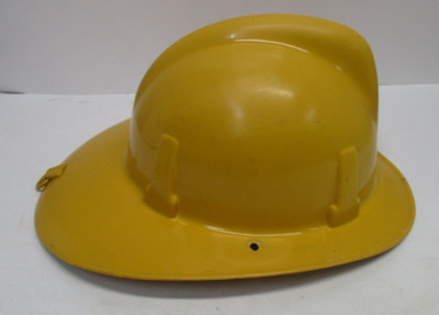 Vintage ( circa 1969 ) Yellow MSA FIREMAN HELMET CM705