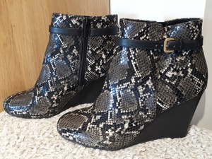 lotus wedge boots