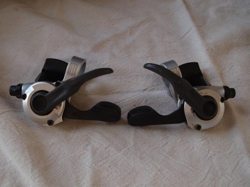 Shimano Deore XT 3 x 9 speed Rapidfire shifters SL-M760 - image 2 of 4