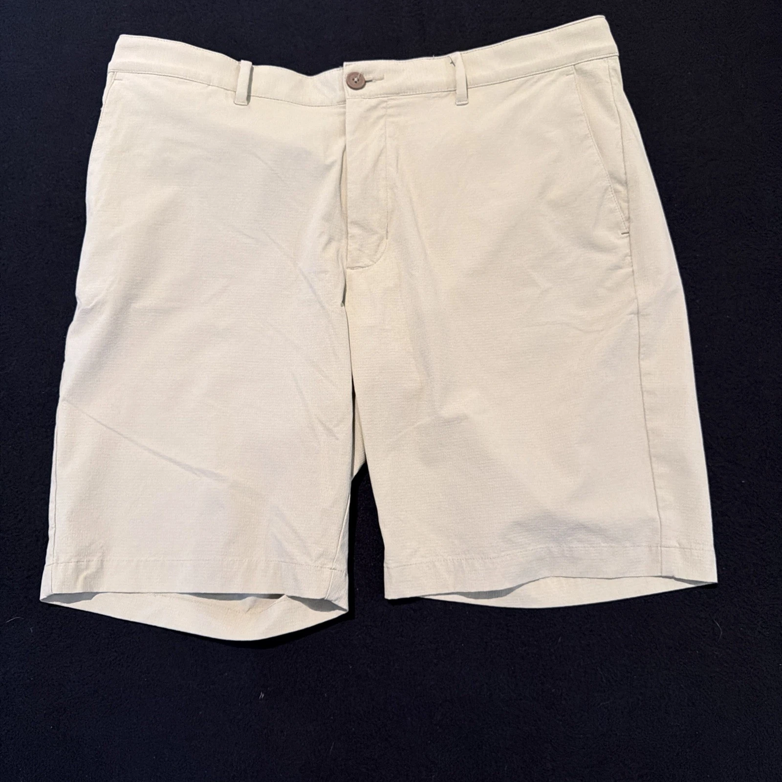 Tommy Bahama Shorts Mens 38 Beige Stretch Nylon Casual Flat Front Chino