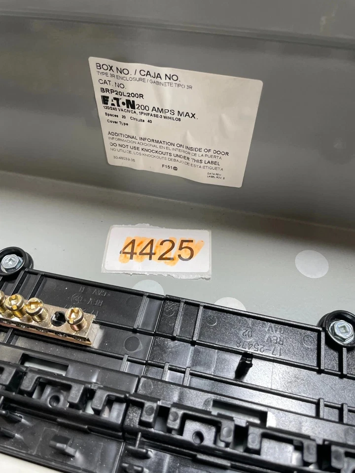 Eaton BRP20L200R Outdoor Main Lug 200 Amp 120/240V 20 Spaces 40 Circuits — 第 2/3 张图片