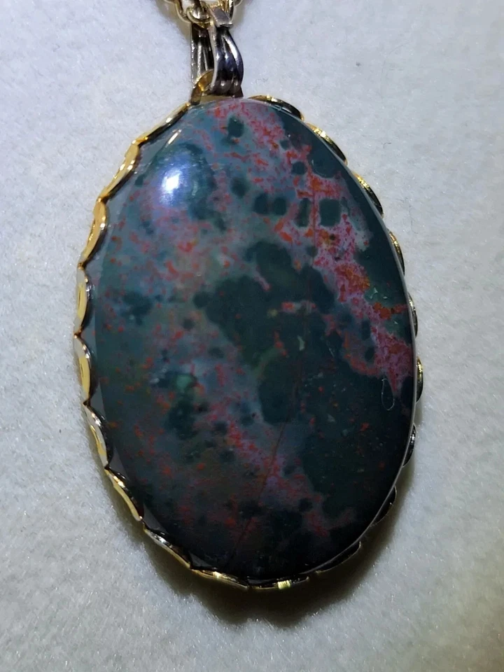 Vintage Bloodstone Oval Shape Cabochon Necklace Gold Tone 21” - Image 2 of 4
