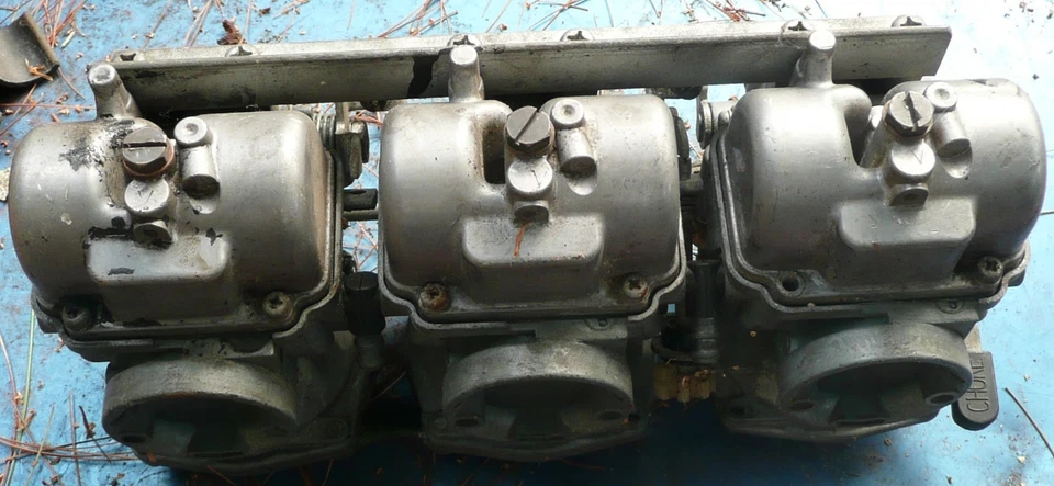 Carburadores Yamaha XS750 - carbohidratos Foto 3 de 4