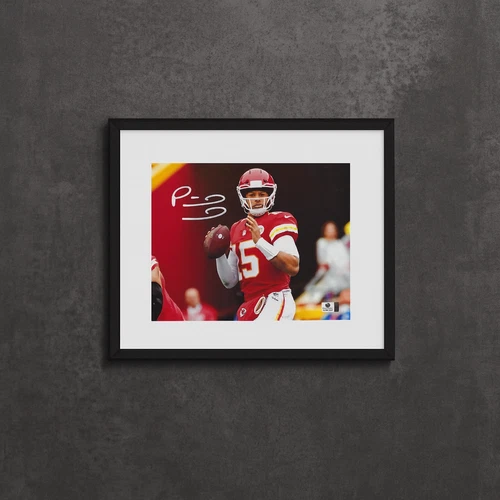 Patrick Mahomes Kansas City Chiefs Autographed 8x10 Photo With COA W/Frame