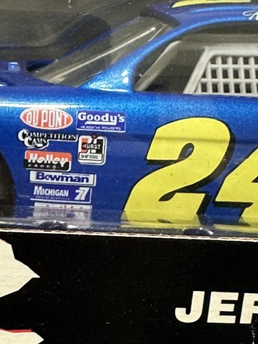 Jeff Gordon DuPont Revell Racing 1996 Edition 1/24 Scale NASCAR Diecast New - Picture 18 of 22