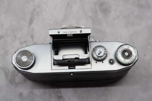 PRAKTIFLEX FX 35 mm TWO cameras One Works - One Parts, 50mm lens, Cases - Picture 11 of 16