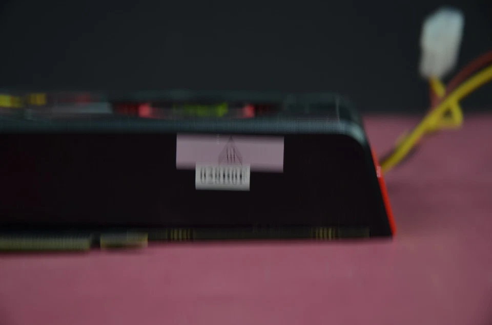 XFX ATI Radeon HD 5770 1GB DDR5 PCI Express Graphics Card (HD-577A-ZNFR) - Image 3 of 4