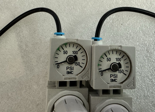 SMC ARM10F3-56GP-3Z Pneumatic Regulator - Picture 3 of 4