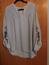 NWT! Simply Vera Verawang Womens PS Size Beige and Burgundy Embroidery Blouse