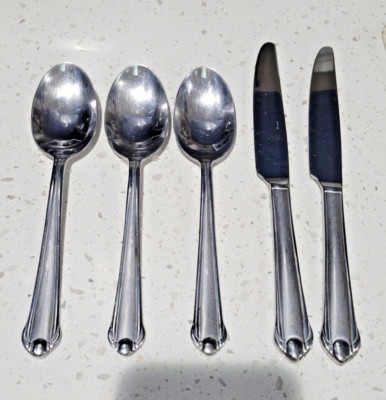 Mikasa Classico Satin Flatware Lot of 3 Tablespoons, 2 Dinner Forks, 2 Knives