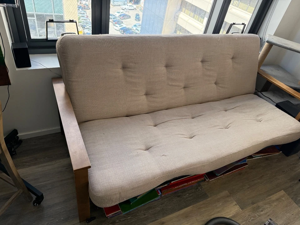 Futón lavado gris Red Barrel Studio tamaño completo con marco de metal, solo recogida. Foto 3 de 4