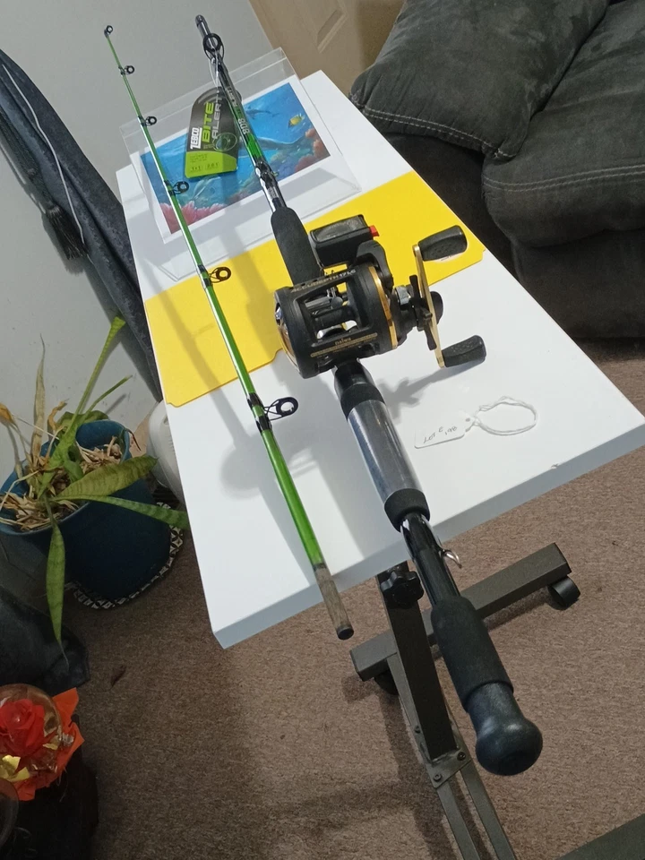 Caña de pescar de arrastre Zebco 808 Bite Alert 7' MH 17-50 lb y carrete Daiwa Foto 3 de 4