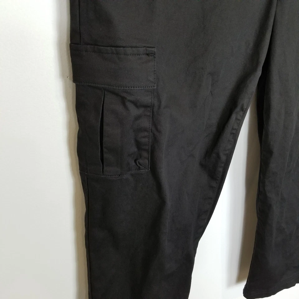 Universal Standard Karlee Pants Women Sz M US 18/20 Black Pull On Cropped Cargo - Image 3 of 4