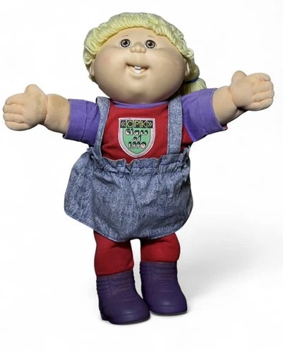 1990 Vintage Cabbage Patch Kids Doll With Class Of 1990 Outfit