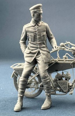 1/35 Werner Voss Posing With A Motorcycle