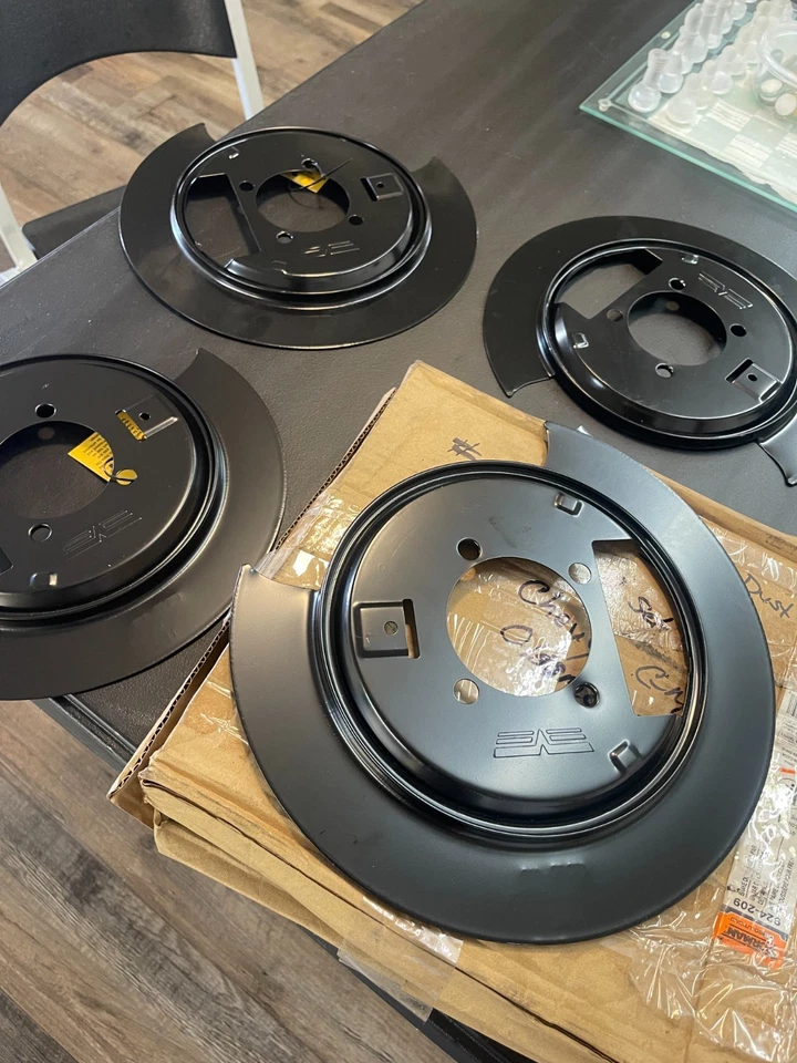 Par de protectores antipolvo de freno (juego de 2) Foto 4 de 4