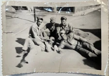 WW2 Picture Photo US Soldiers Buddies Hanging Around