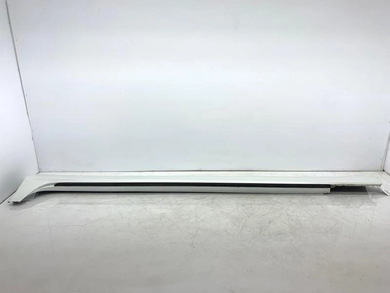 VOLVO V60 2020-2021 FALDÓN LADO CONDUCTOR IZQUIERDO PANEL BASCULANTE MOLDURA *RASGUÑOS* | BLANCO Foto 4 de 4