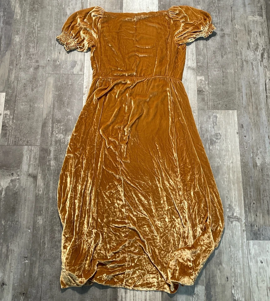 Vestido Reformation Peonie Midi Para Mujer M Dorado Terciopelo Envolvente Seda Corbata V Abertura Puff Foto 2 de 4